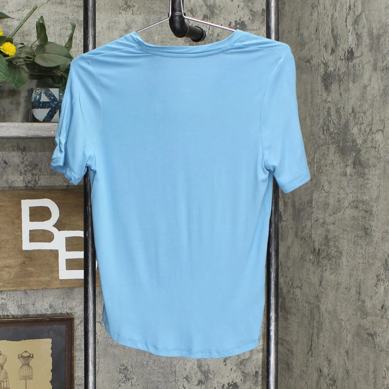A New Day Women's Short Sleeve V-Neck Drapey T-Shirt GZ3Z1