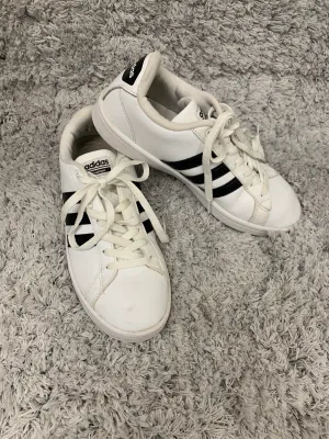 Adidas Casual Shoes Womens 8