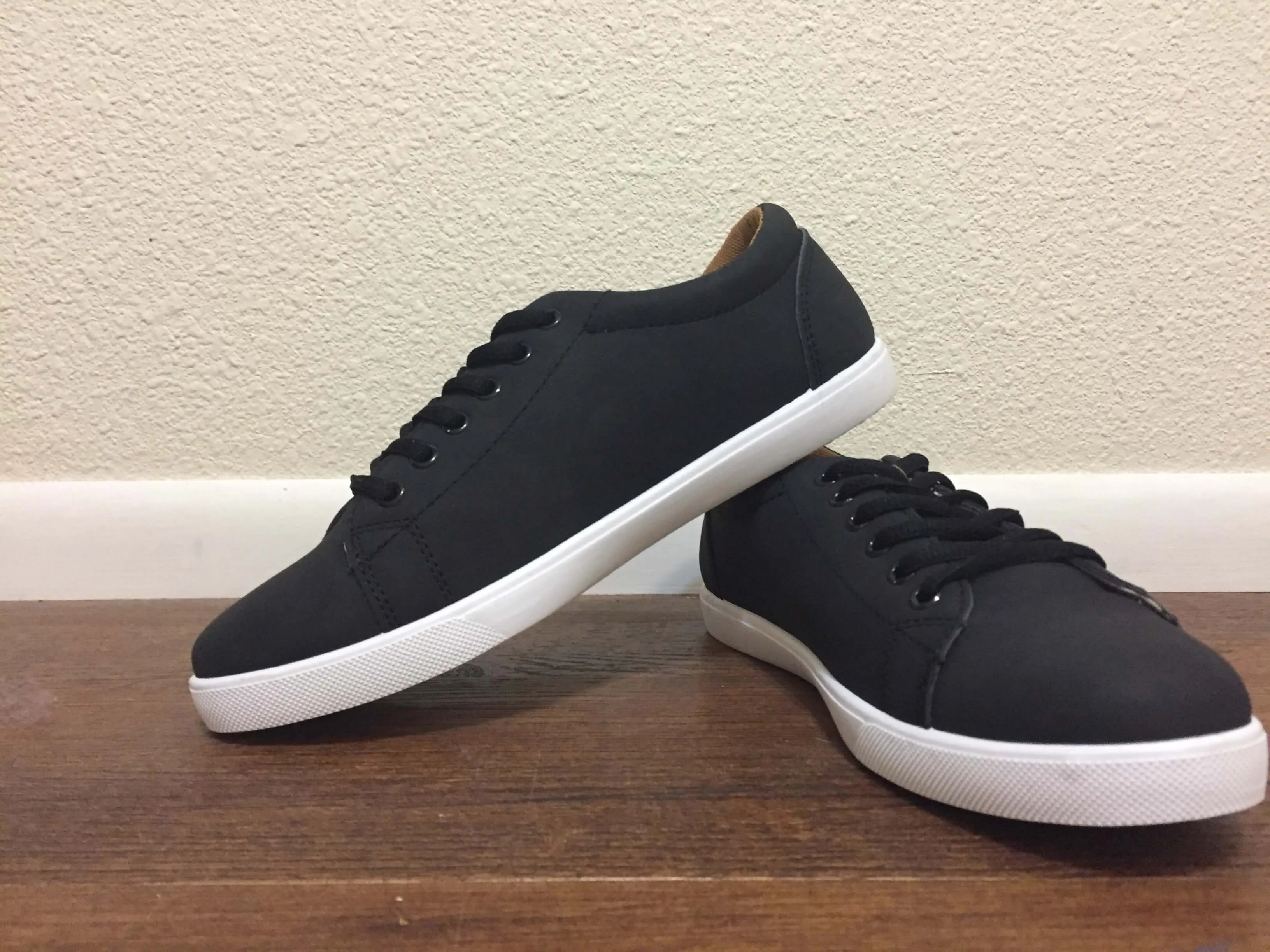 Black Mata Sneakers