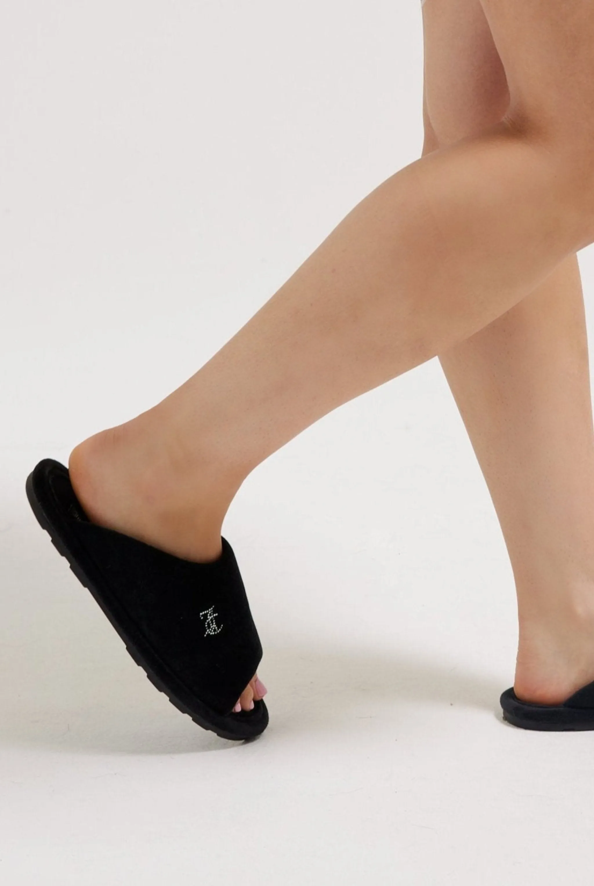 BLACK VELOUR PADDED SLIPPER