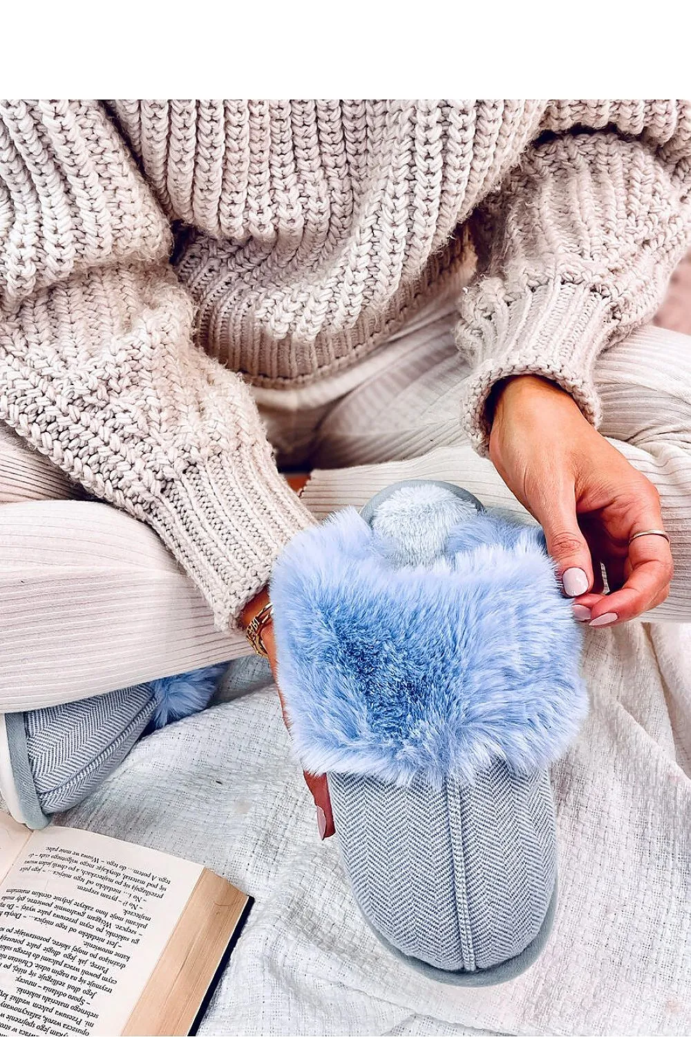 Blue fur Slippers Inello