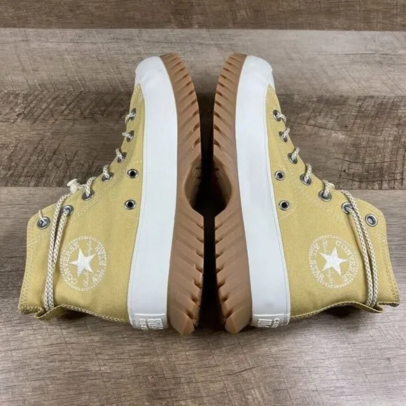 Converse Chuck Taylor All Star Lugged 2.0 Hi Gold Canvas Shoes Womens 6.5 NEW