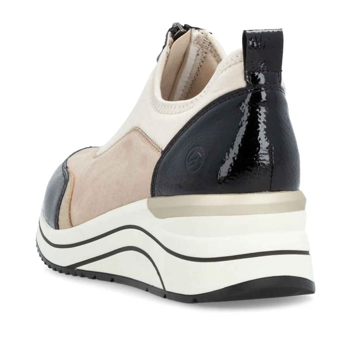D0T08 Wedge Sneaker
