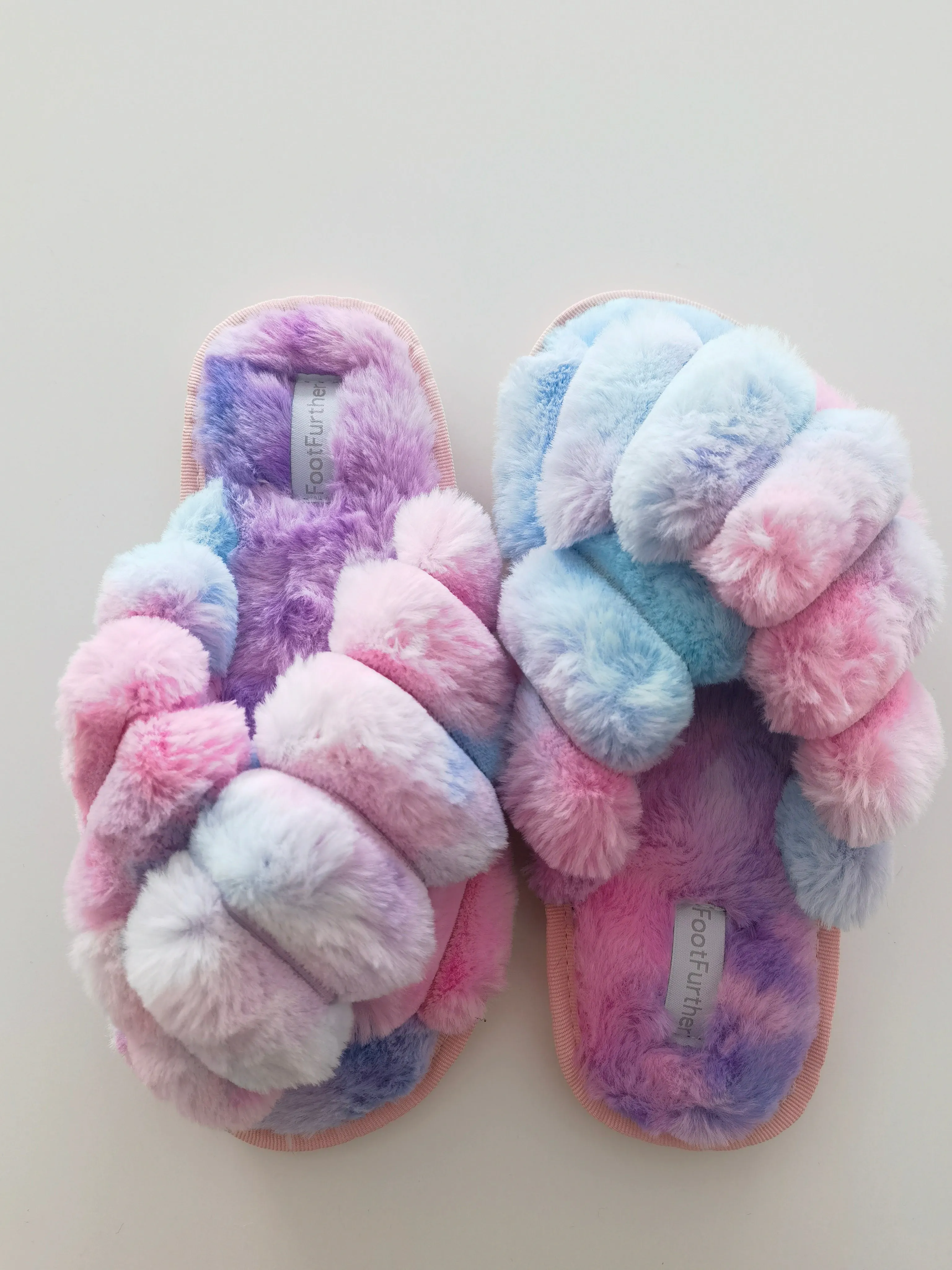 FootFurther Women's Fuzzy Slippers Cross Band Memory Foam House Slippers
