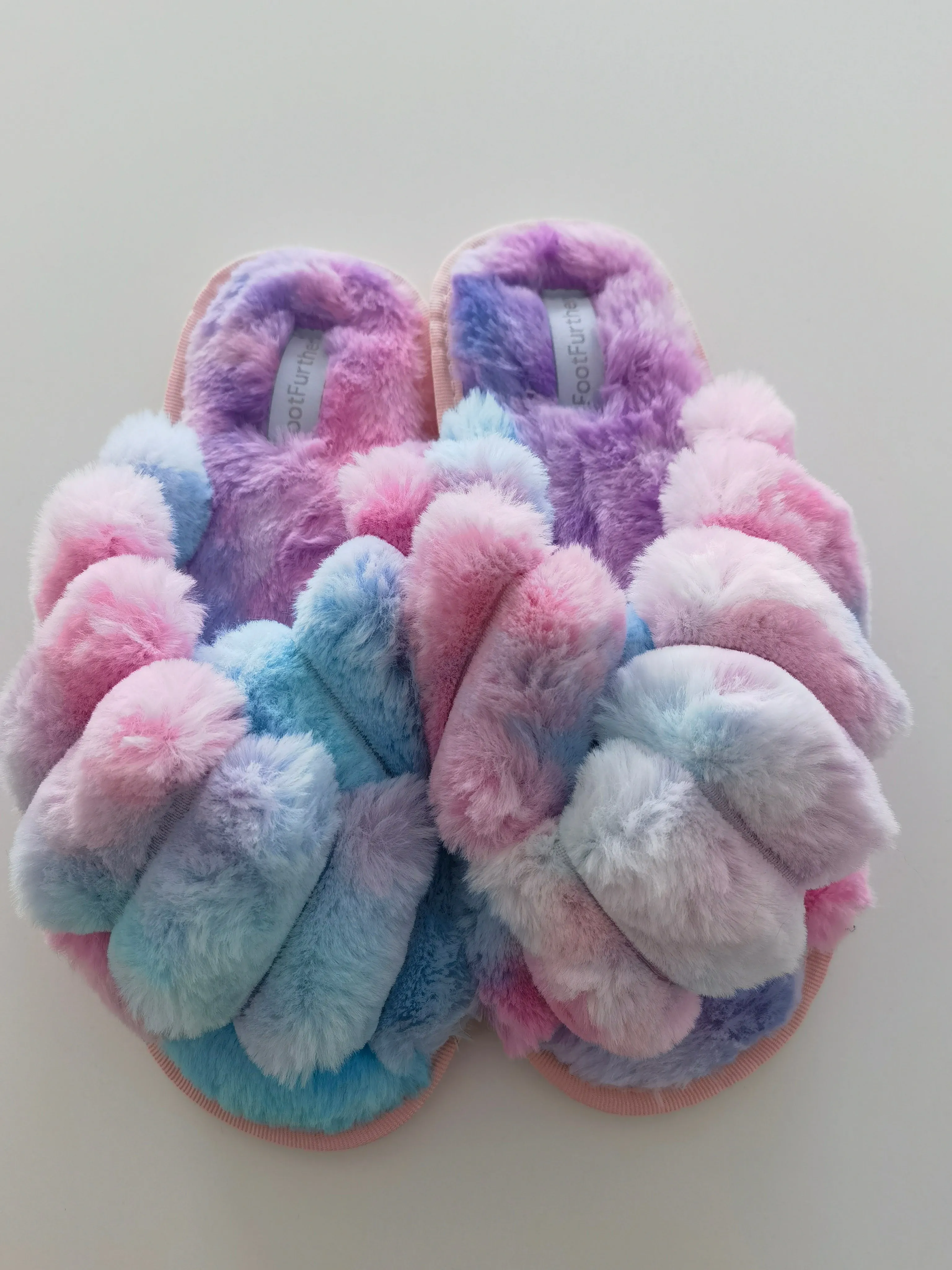 FootFurther Women's Fuzzy Slippers Cross Band Memory Foam House Slippers