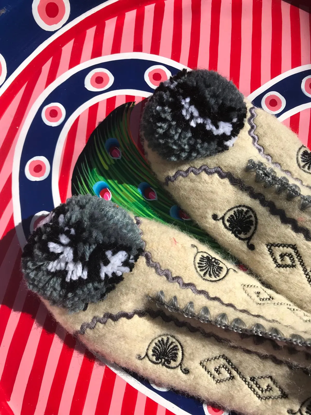 Greek pom pom slippers 43