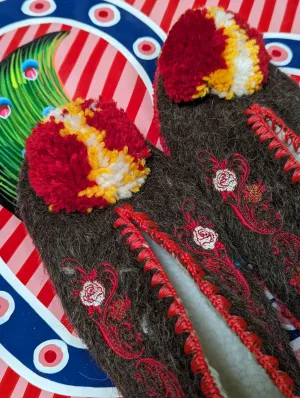 Greek pom pom slippers size 41