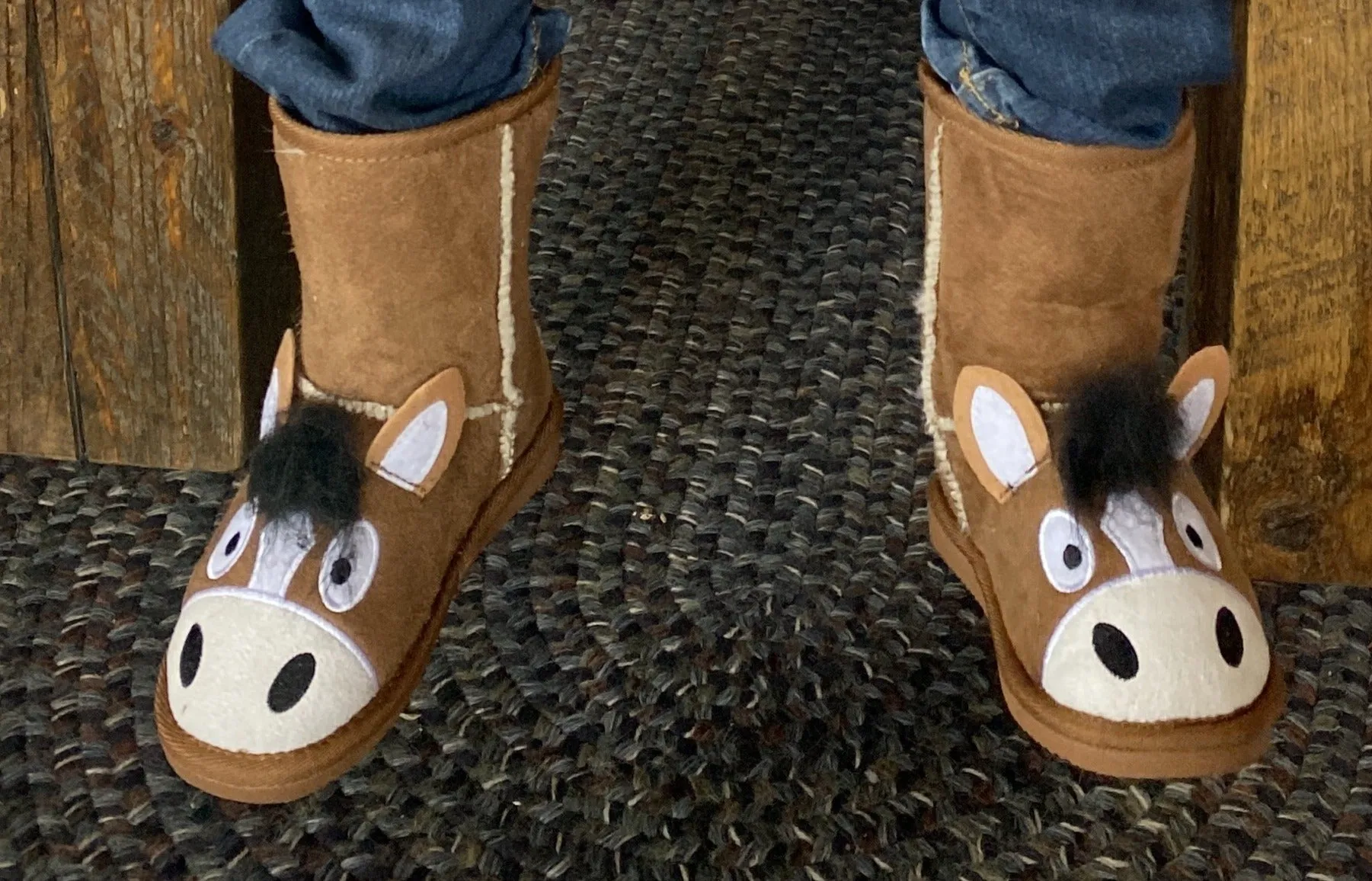 Horse Toasty Toez