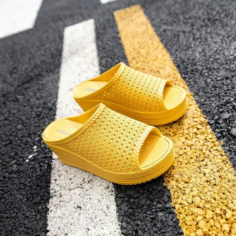 INSTOCK- Women's summer slippers with thick bottom