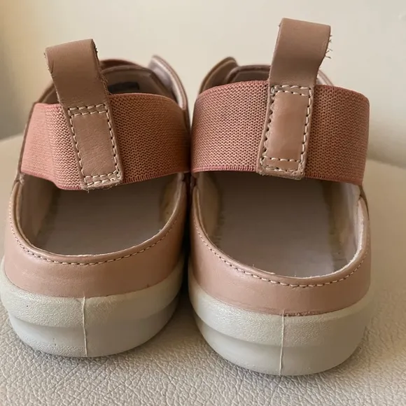 KEEN Lorelei II Slip-On Tan/Brick Dust Casual Shoes Women’s Size 9