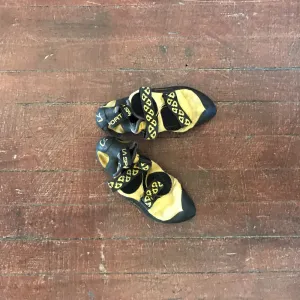 LA SPORTIVA CLIMBING SHOES- 1017