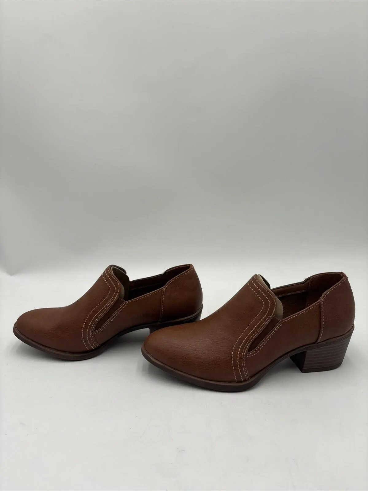 NWOB Women’s Eurosoft Augusta Heeled Loafers Tan Size 6M/37