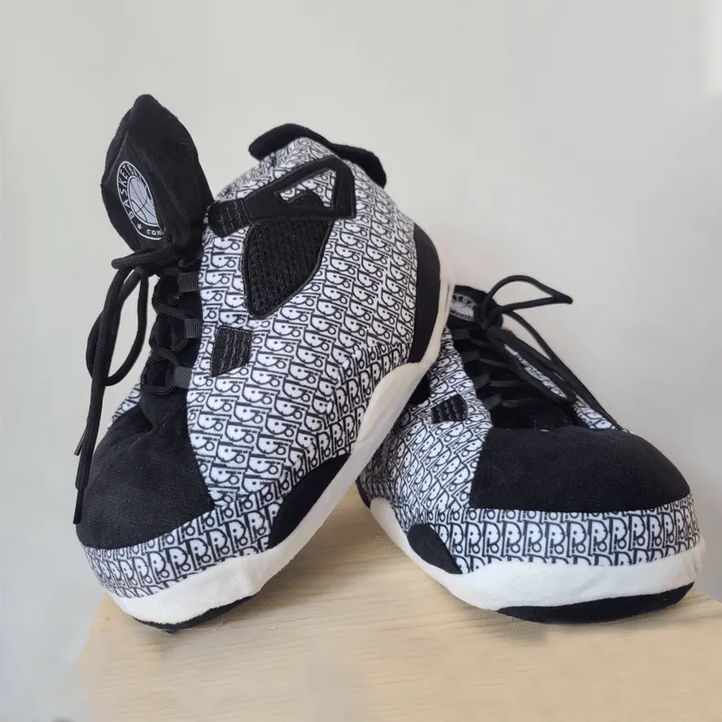 Patterned Black White Plush Slippers – Soft and Stylish Comfort