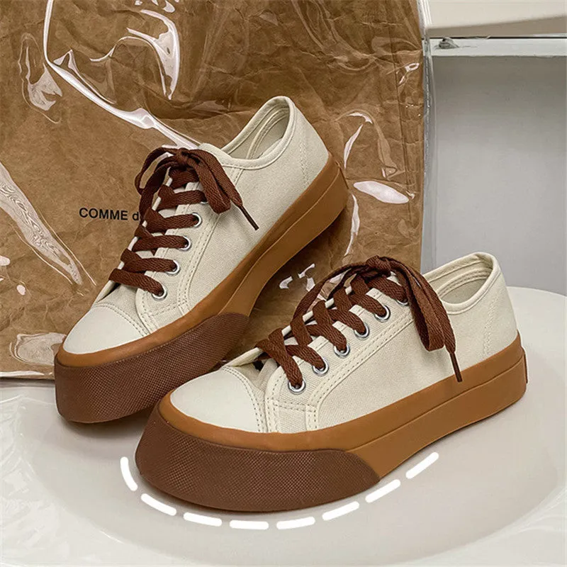 RETRO BIG TOE FLAT CANVAS SHOES UB3382