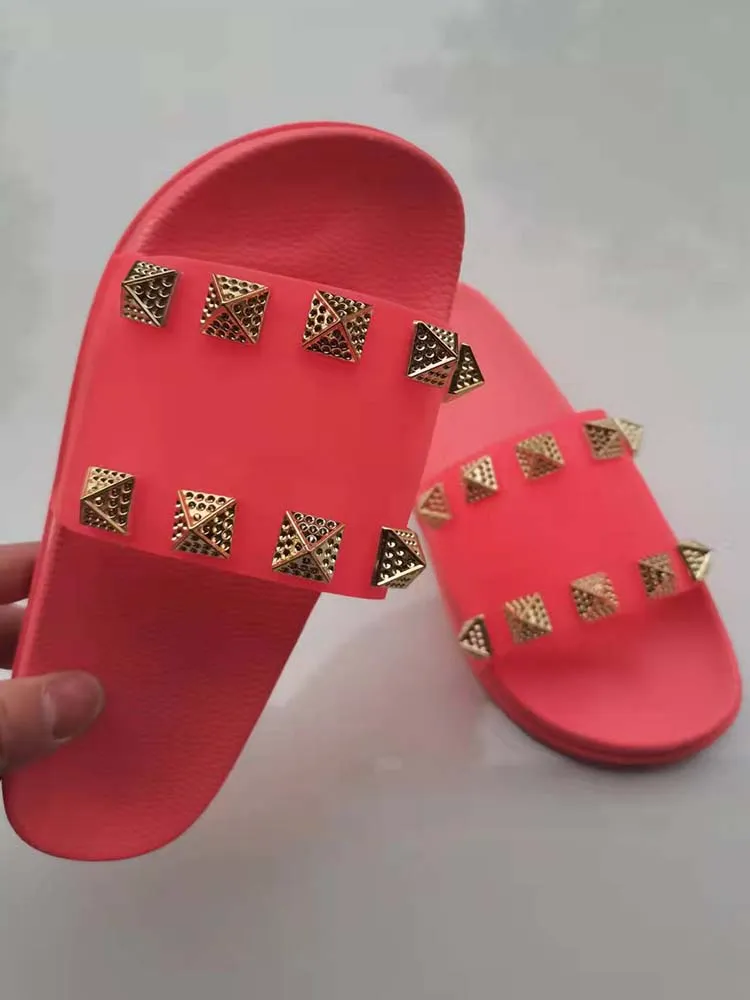 Rivet Rhinestones Design Slipper