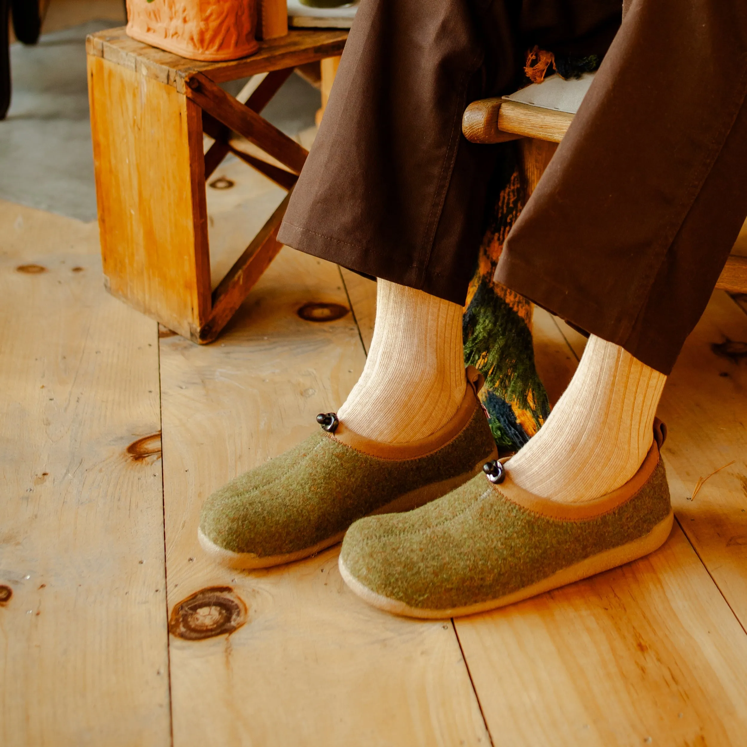 Samso Unisex Slipper in Army Green
