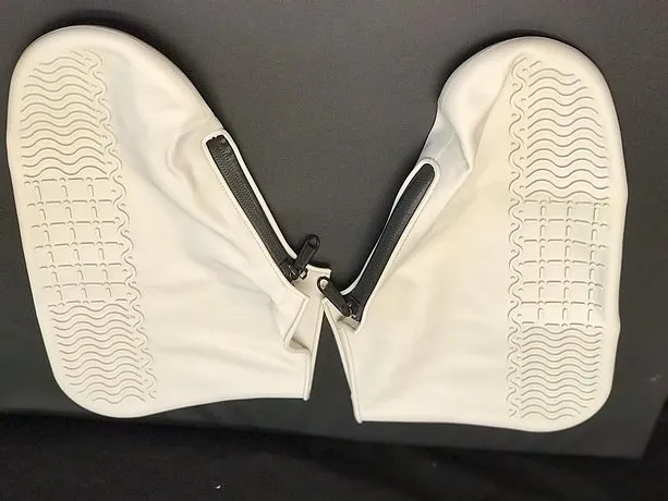 Silicone Shoes Protectors/Covers Easy to Disinfect with Zipper