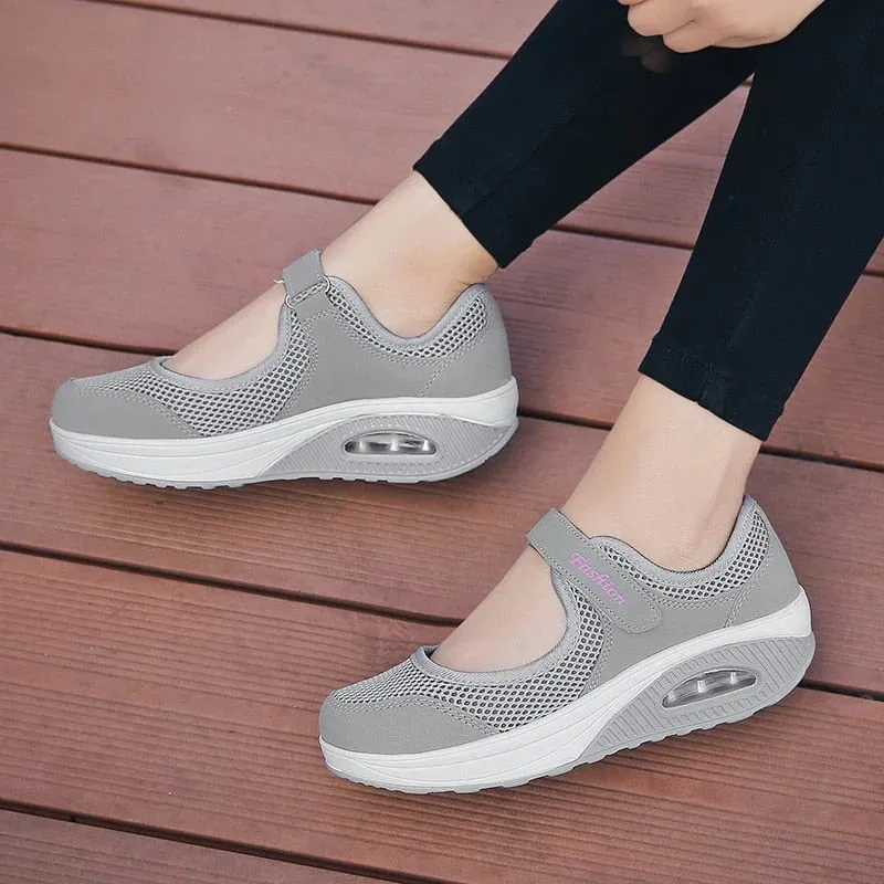 Stretchable Breathable Lightweight Walking Shoes