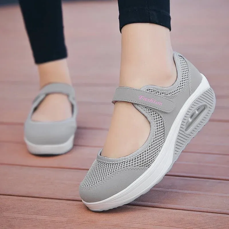 Stretchable Breathable Lightweight Walking Shoes