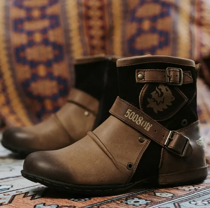 Traditionelle Eleganz: 'Classic Edge' Herrenstiefel für den Modernen Gentleman
