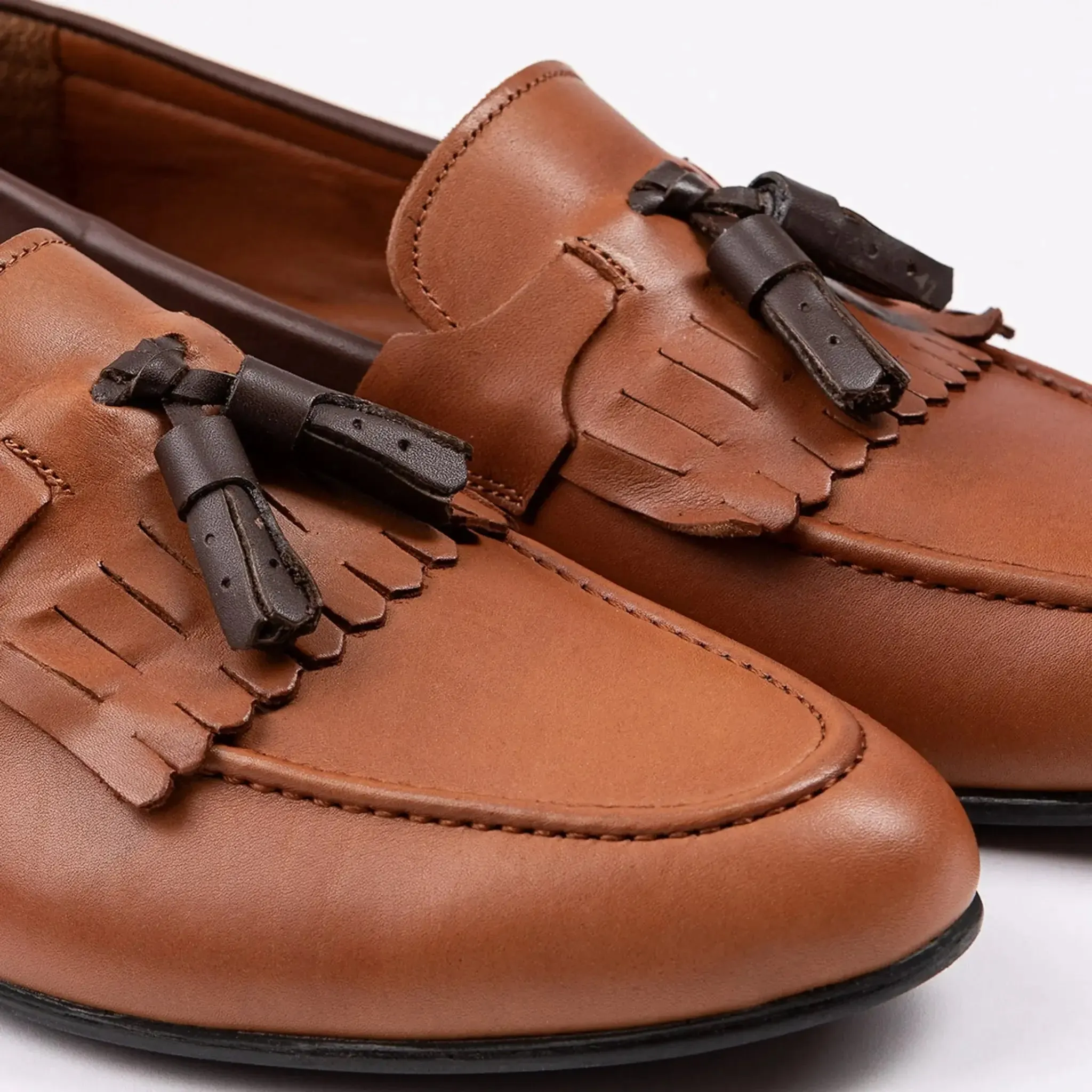Two-toned Kiltie Loafers Caramel
