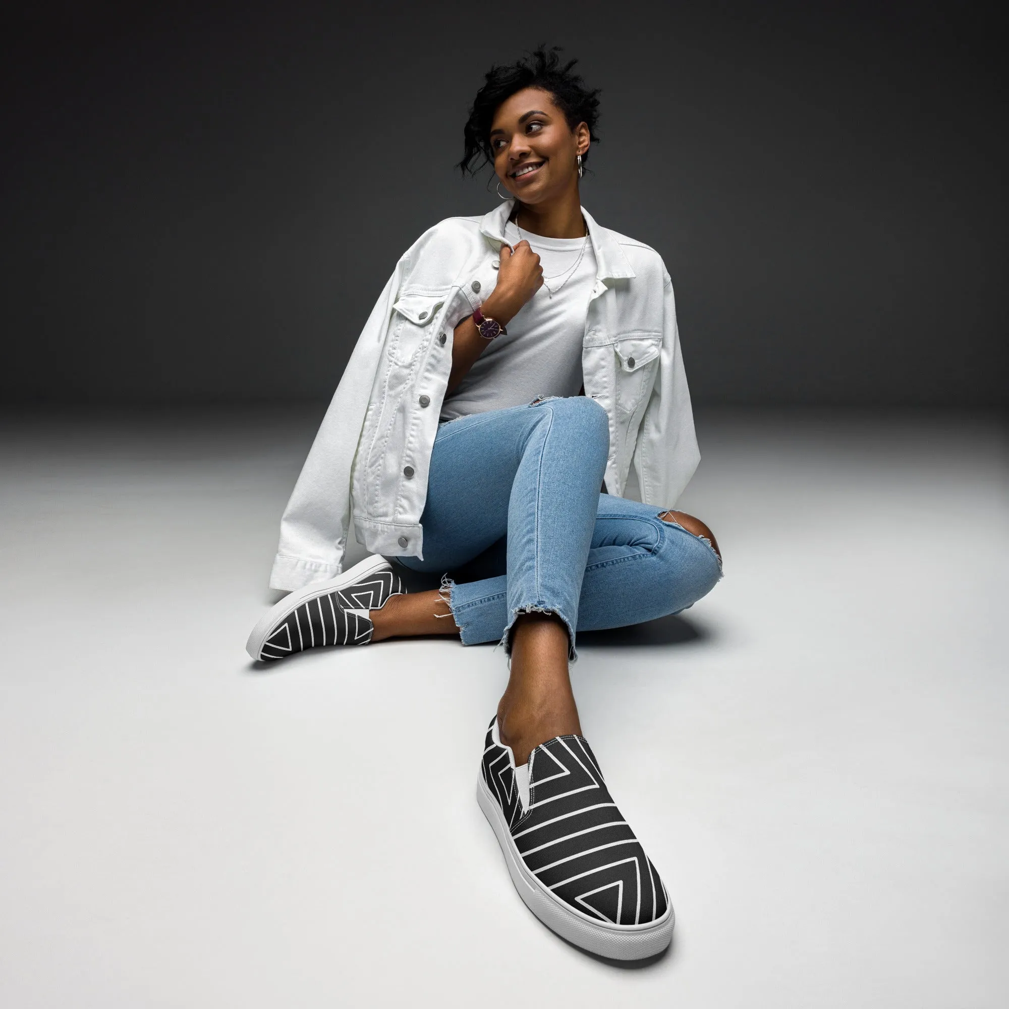 XCLUSIF POETIX BLACK TRIANGLE Women’s slip-on shoes